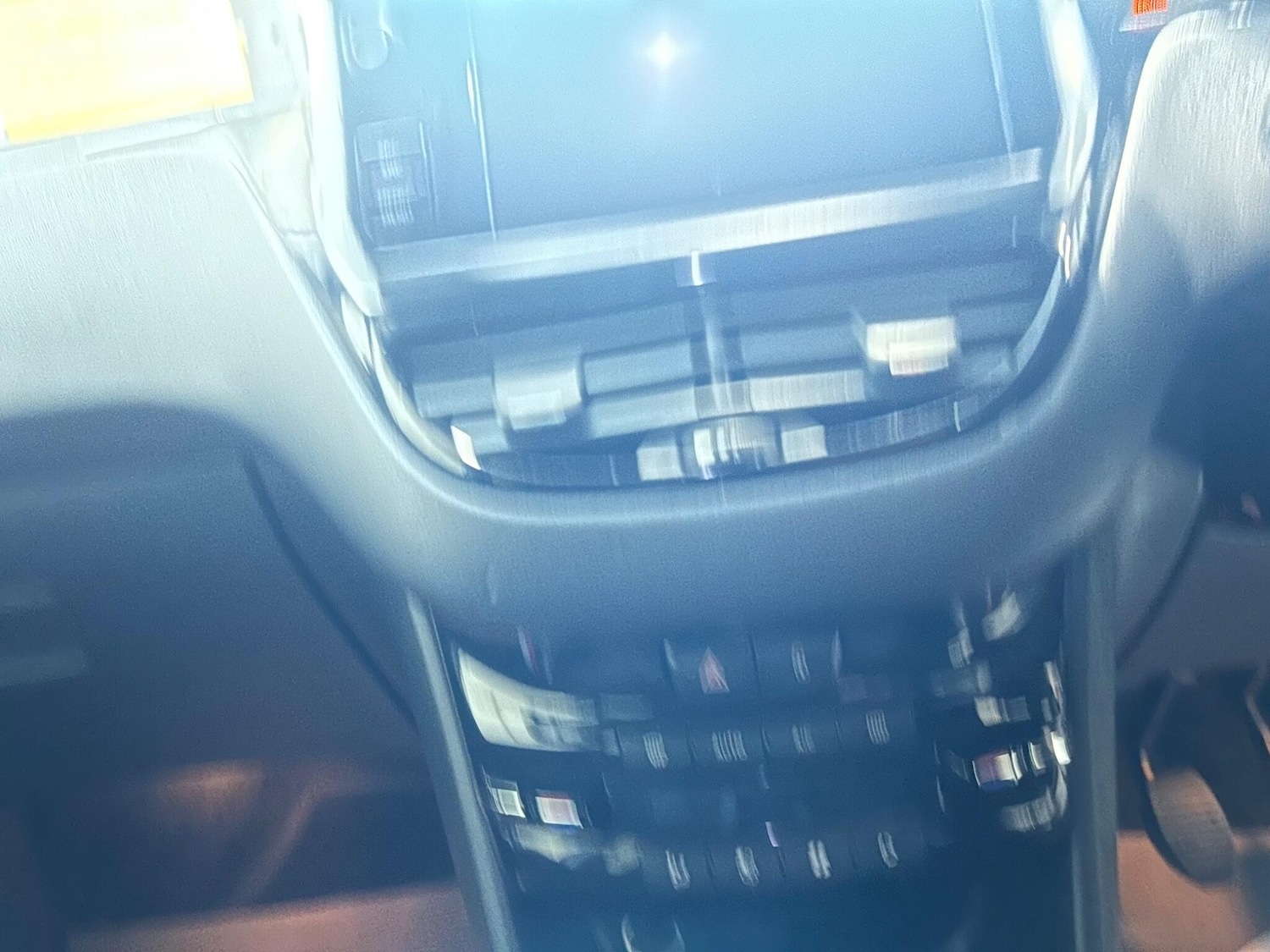 Used Peugeot 208 2014 for sale - 76850378: Photo 46