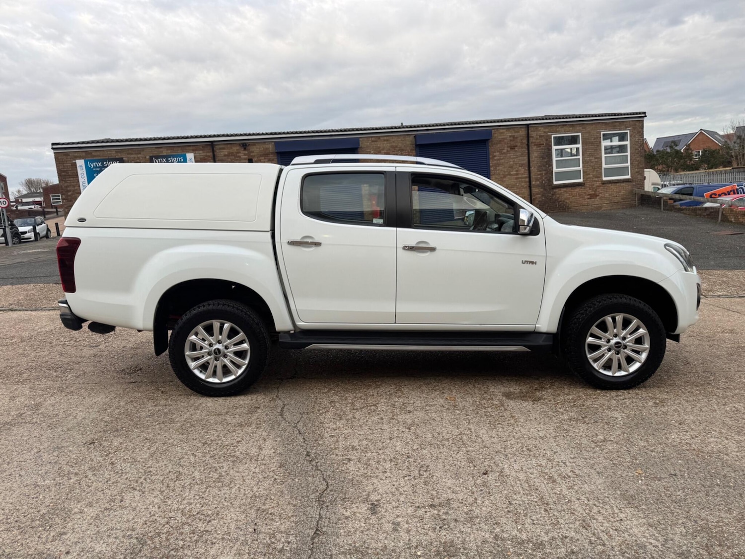 Used Isuzu D-Max 2019 for sale - 76988555: Photo 10