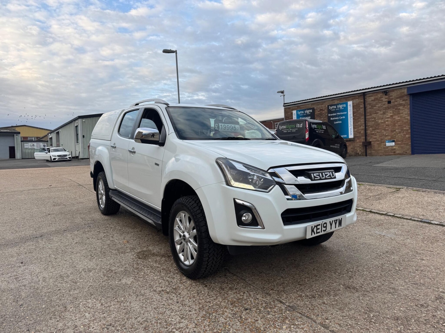 Used Isuzu D-Max 2019 for sale - 76988555: Photo 2