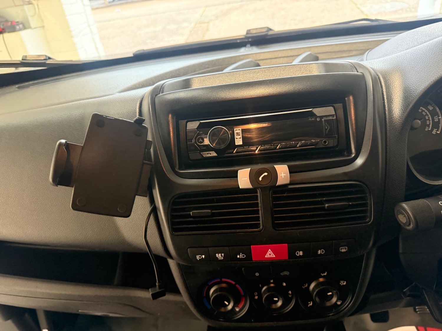 Used Vauxhall Combo 2016 for sale - 76759372: Photo 32