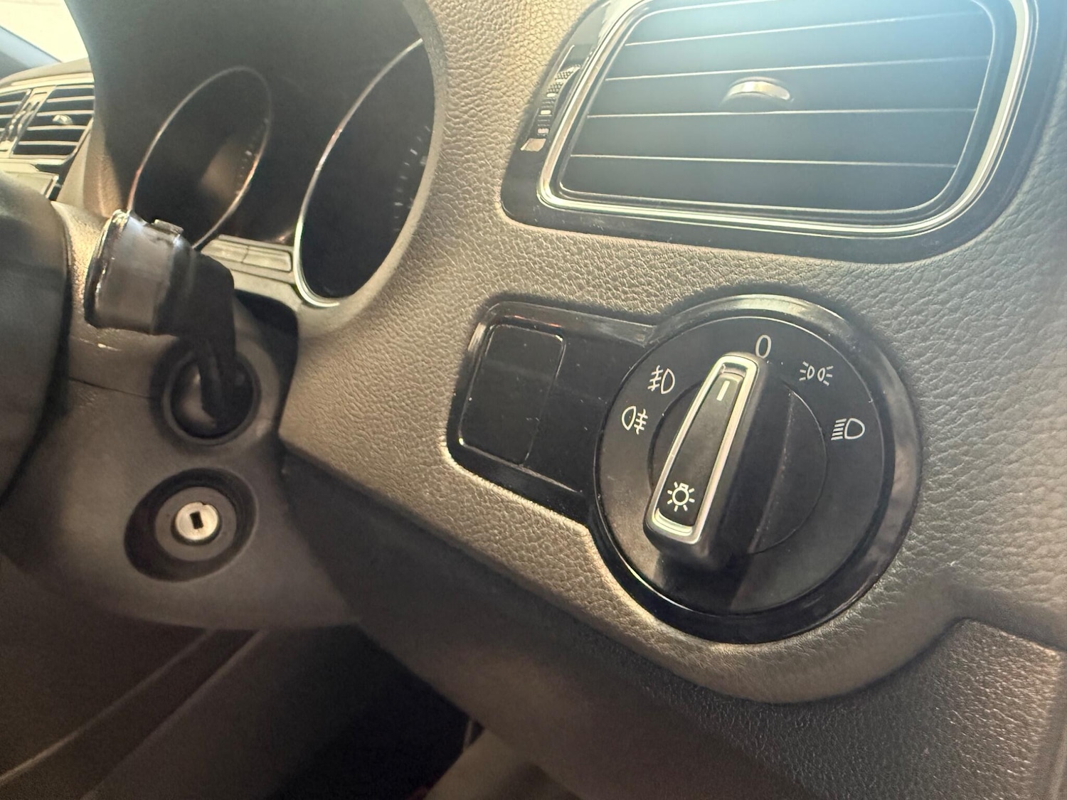 Used Volkswagen Polo 2016 for sale - 76158451: Photo 16