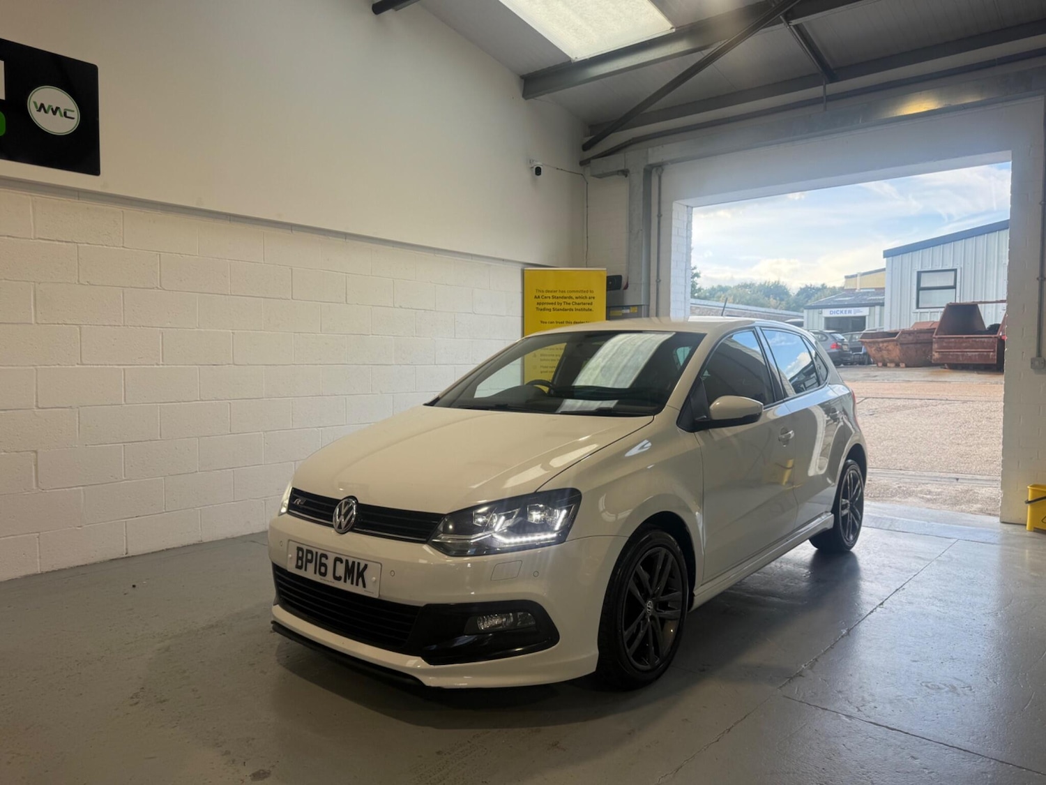 Used Volkswagen Polo 2016 for sale - 76158451: Photo 3