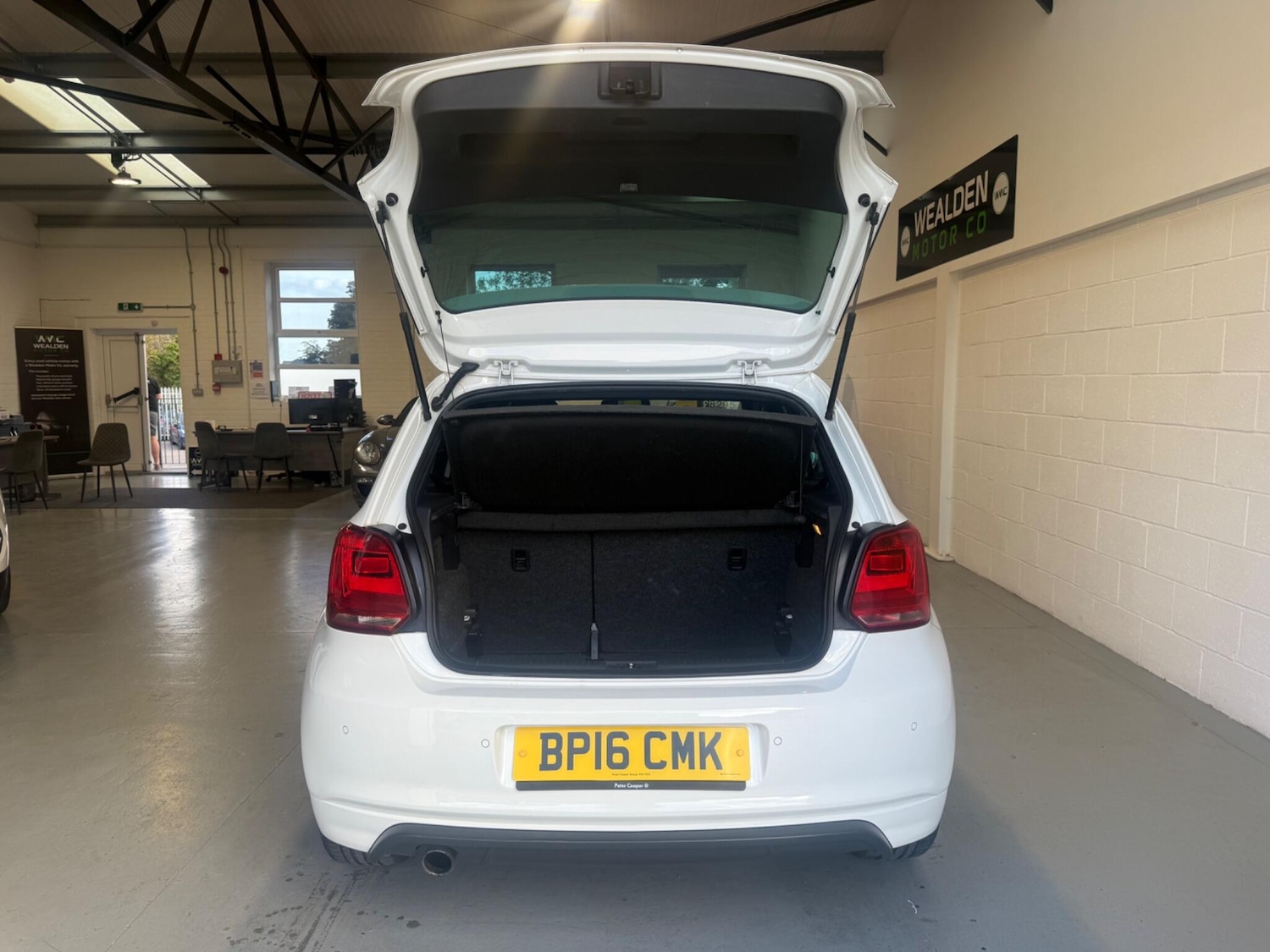 Used Volkswagen Polo 2016 for sale - 76158451: Photo 31