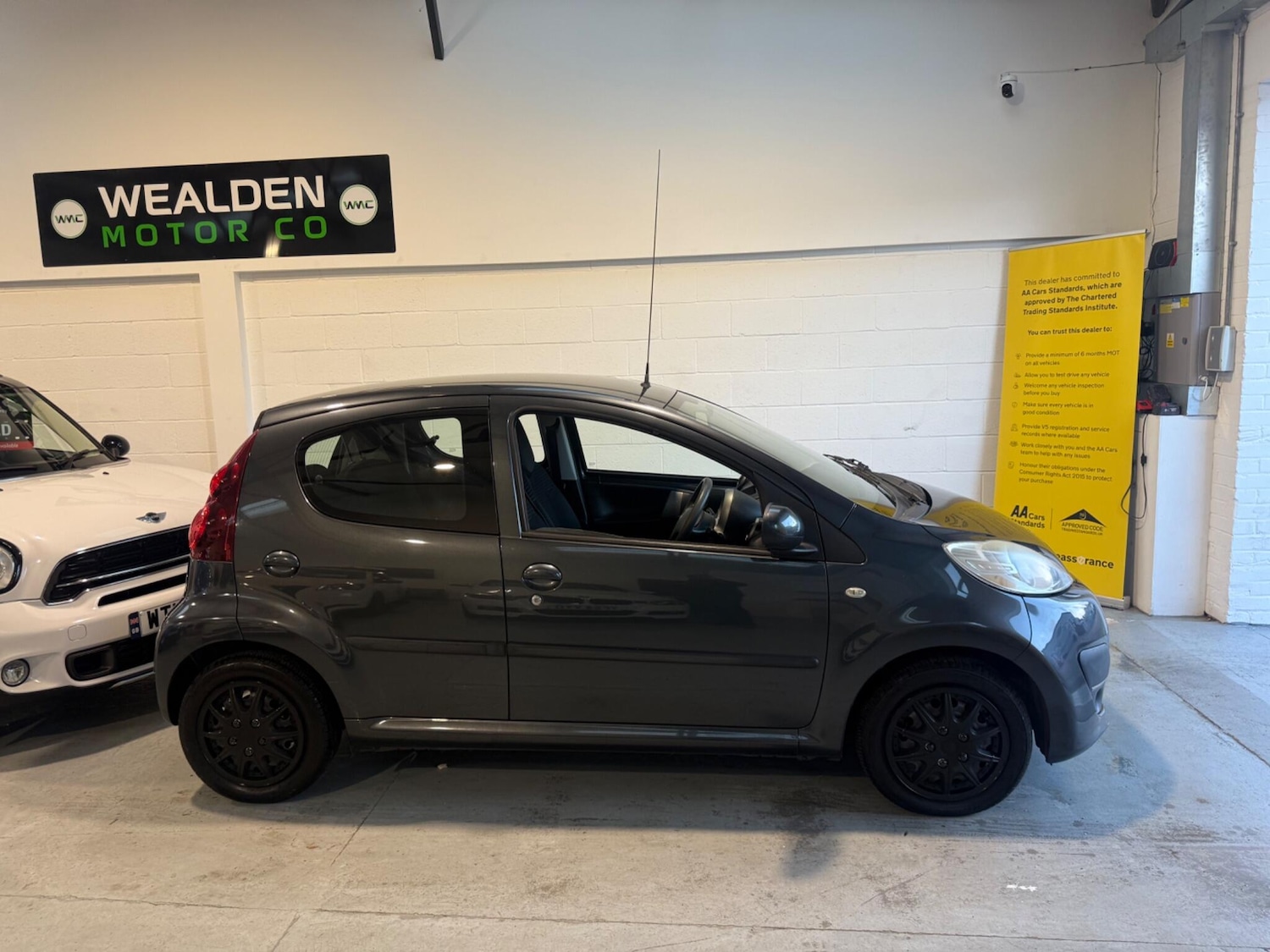 Used Peugeot 107 2012 for sale - 76742985: Photo 2