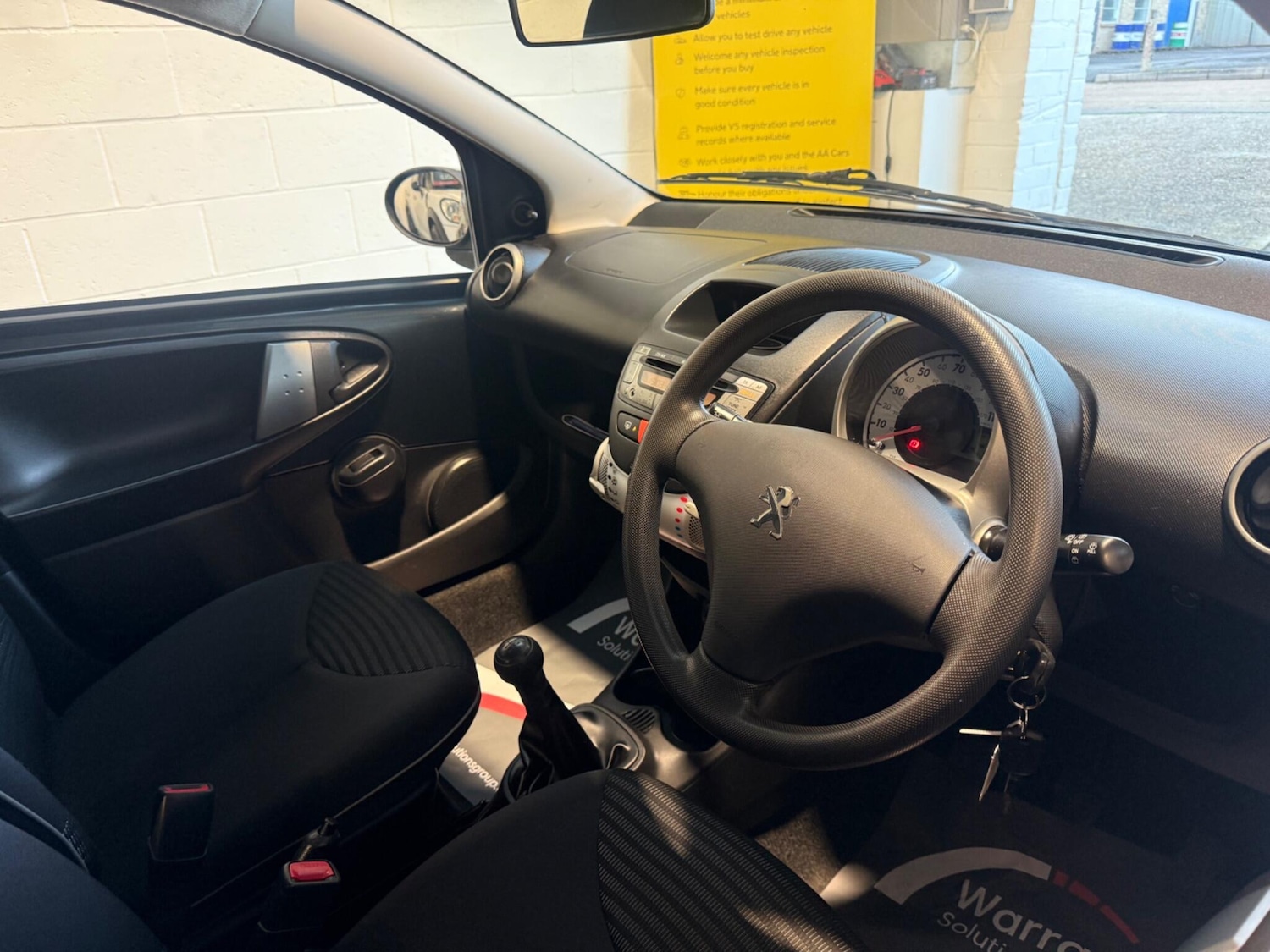 Used Peugeot 107 2012 for sale - 76742985: Photo 3