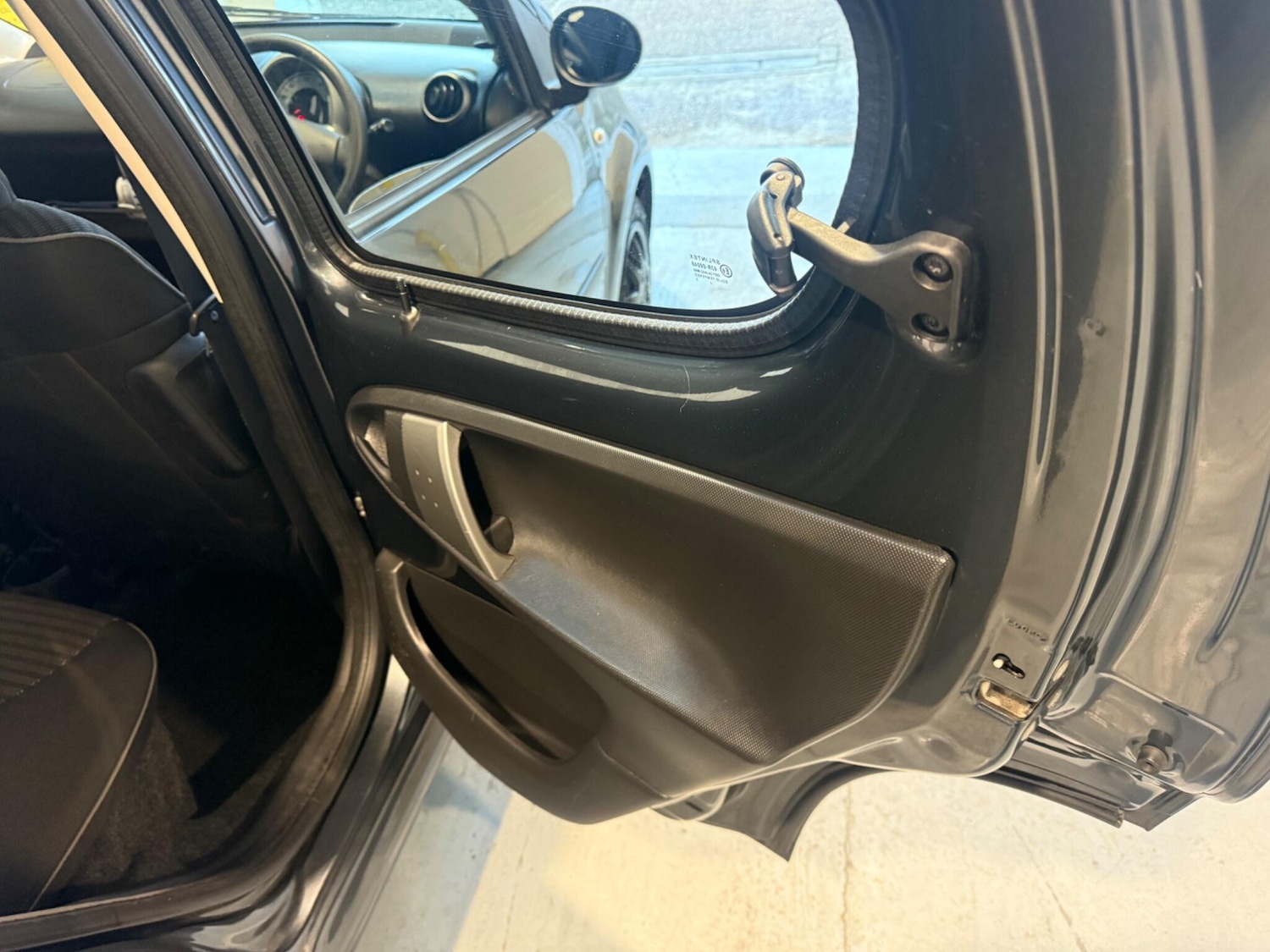 Used Peugeot 107 2012 for sale - 76742985: Photo 9