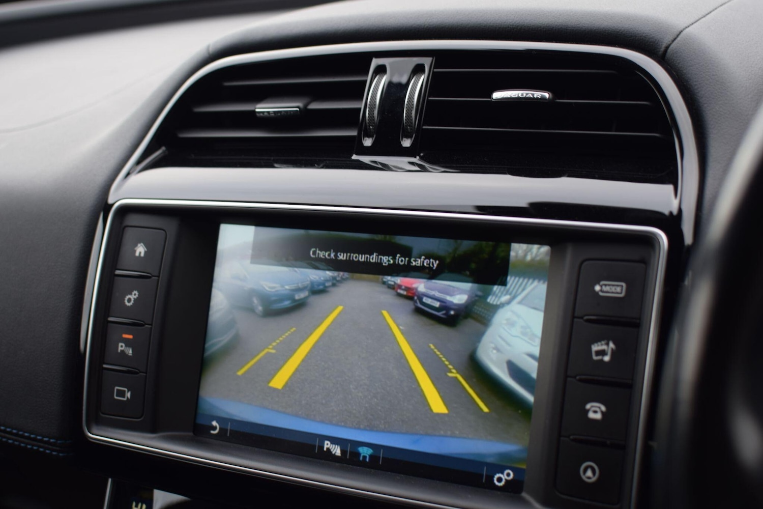 Used Jaguar XE 2016 for sale - 77396580: Photo 24