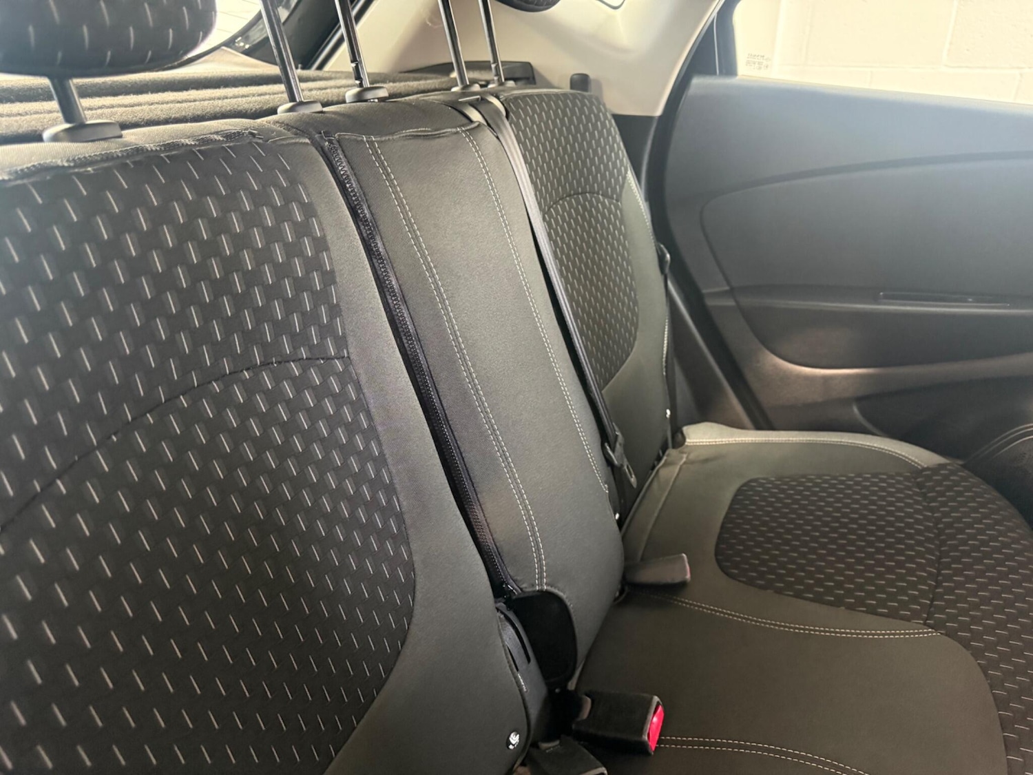 Used Renault Captur 2017 for sale - 76585327: Photo 32