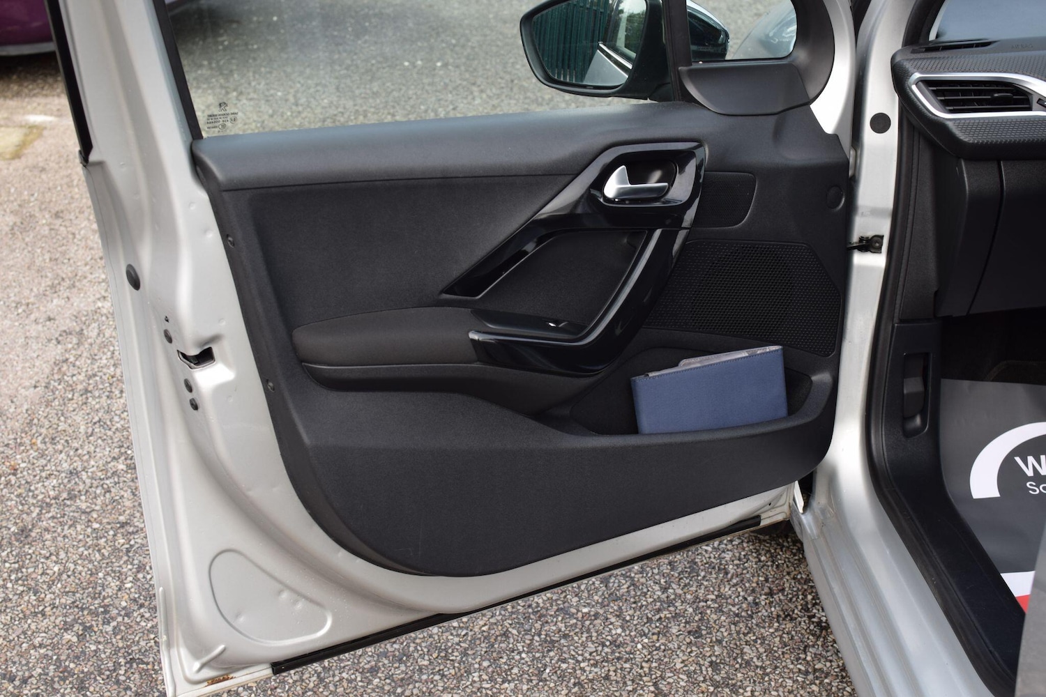 Used Peugeot 208 2016 for sale - 77683579: Photo 18