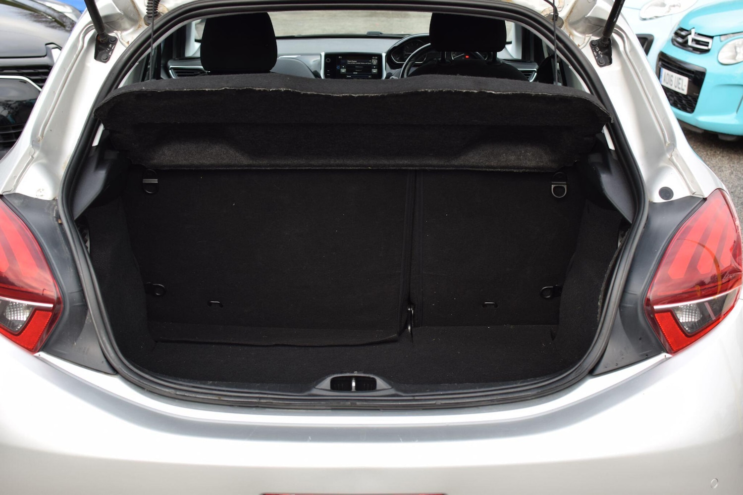 Used Peugeot 208 2016 for sale - 77683579: Photo 32