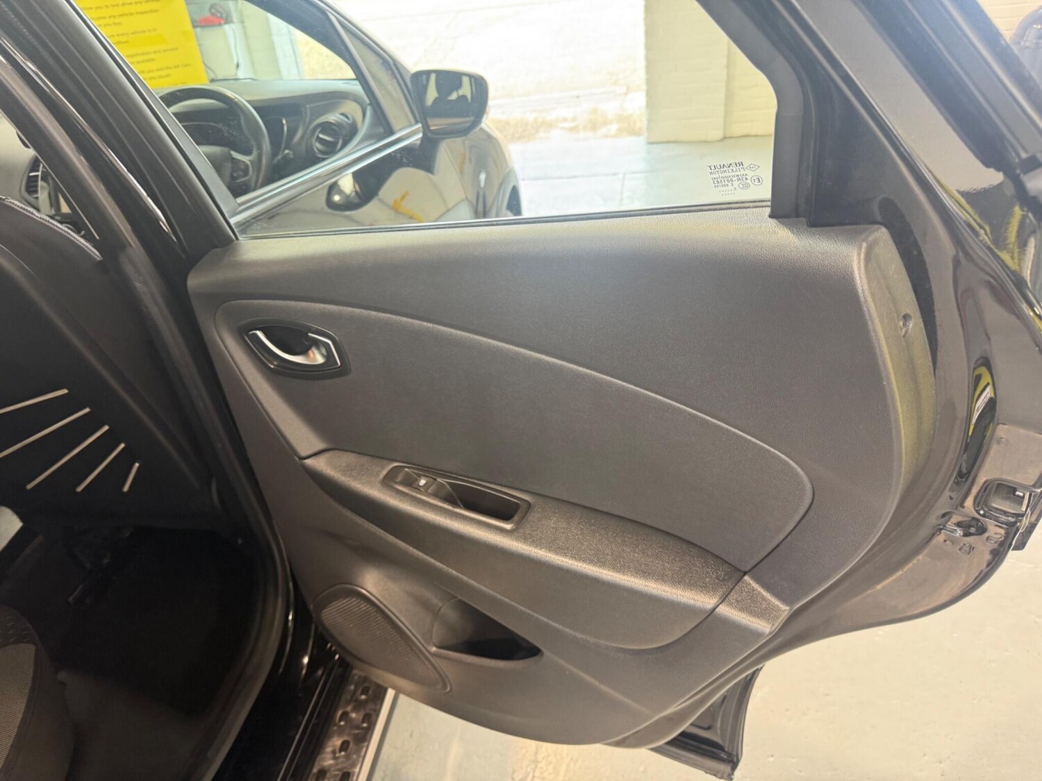 Used Renault Captur 2017 for sale - 76294654: Photo 31