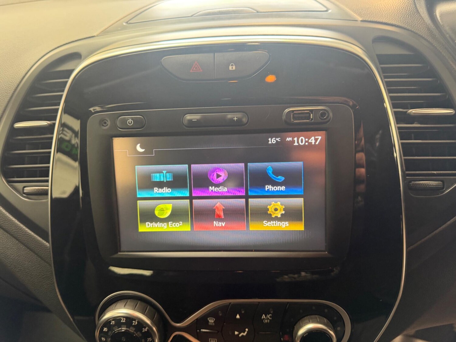 Used Renault Captur 2017 for sale - 76294654: Photo 38