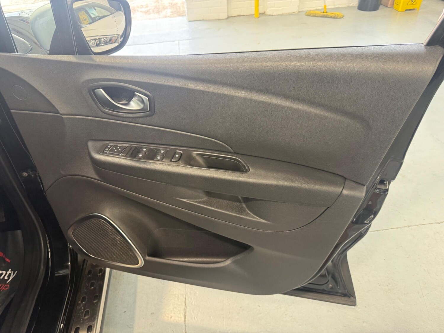 Used Renault Captur 2017 for sale - 76294654: Photo 40