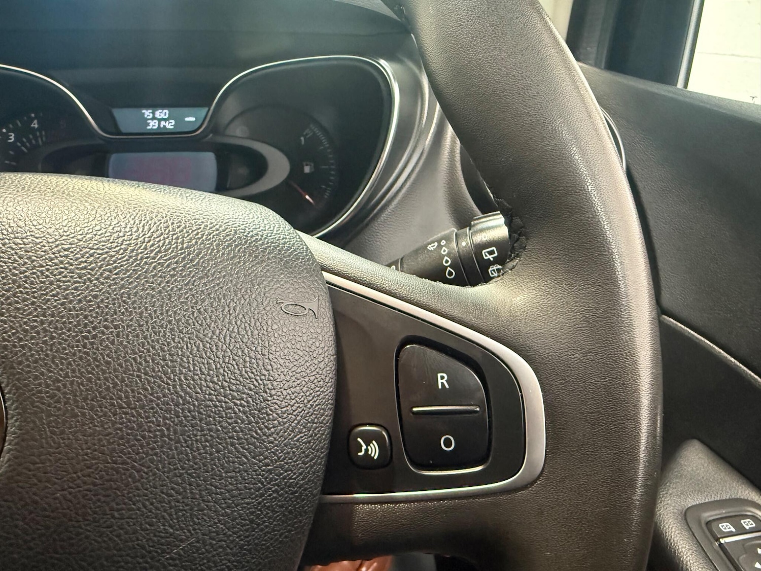 Used Renault Captur 2017 for sale - 76997519: Photo 18