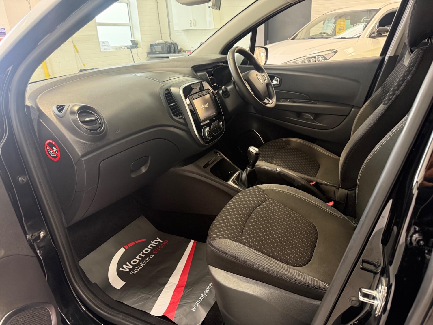 Used Renault Captur 2017 for sale - 76997519: Photo 24