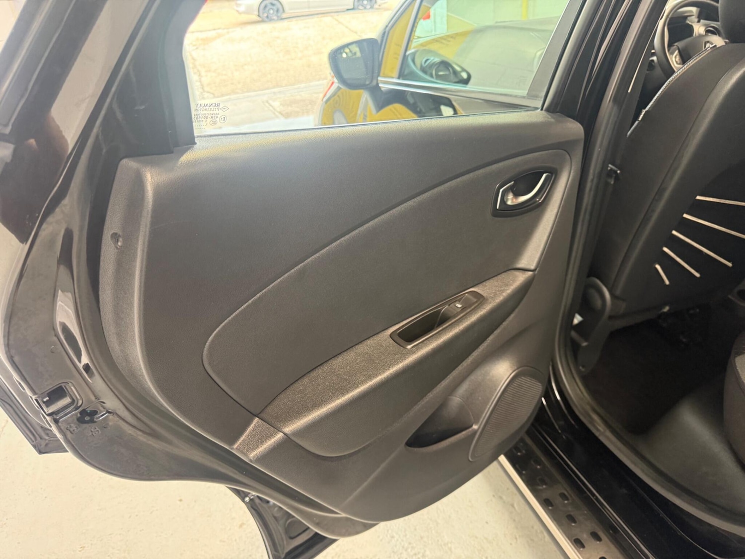 Used Renault Captur 2017 for sale - 76997519: Photo 25