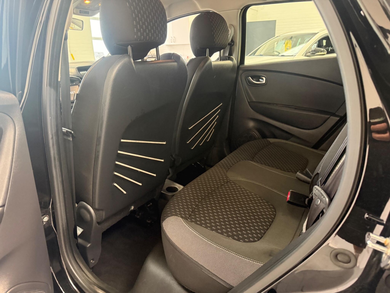 Used Renault Captur 2017 for sale - 76997519: Photo 26