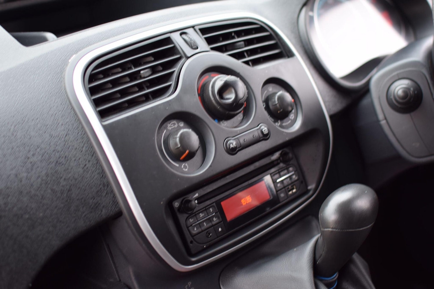 Used Renault Kangoo 2020 for sale - 77497276: Photo 31