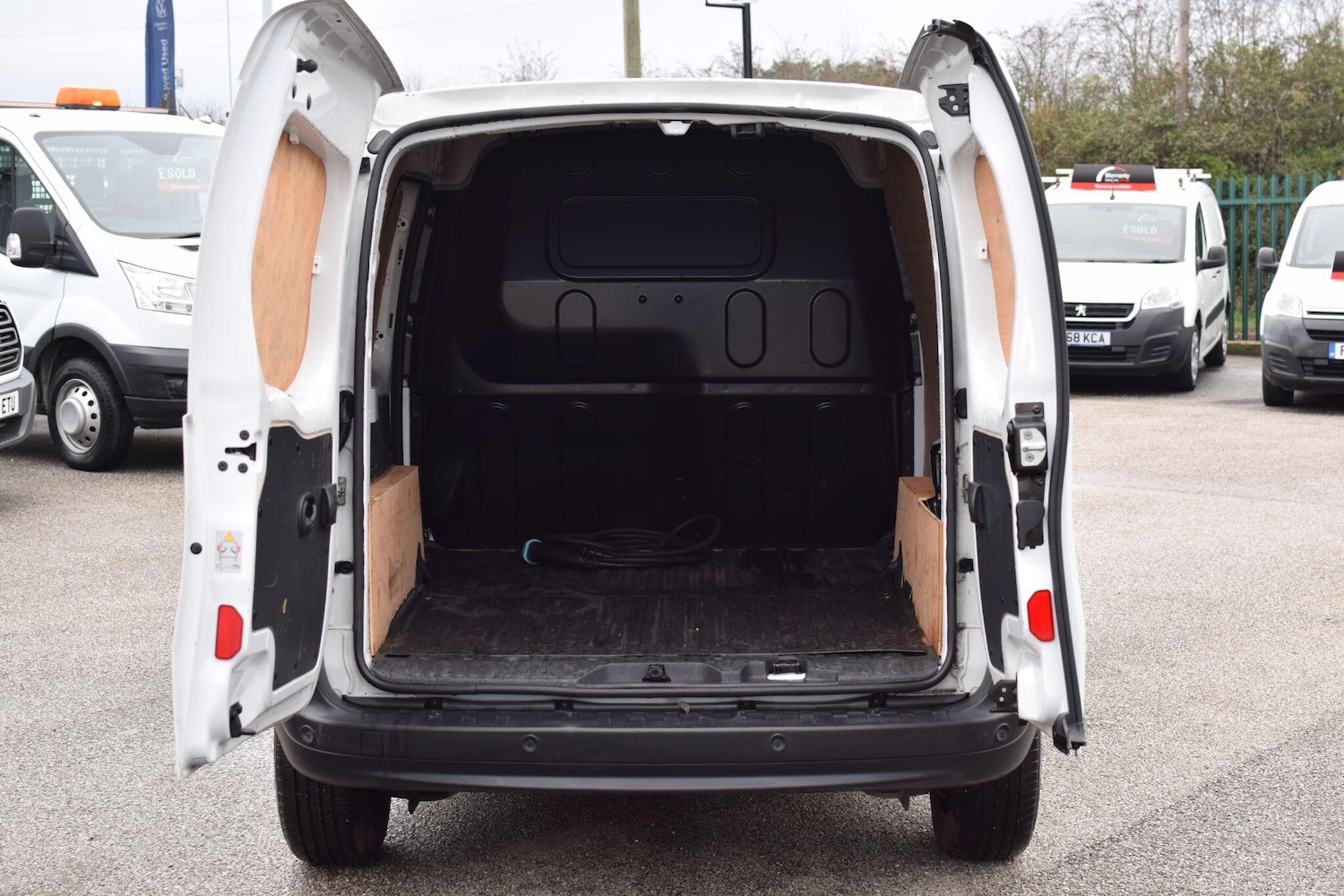 Used Renault Kangoo 2020 for sale - 77497276: Photo 50