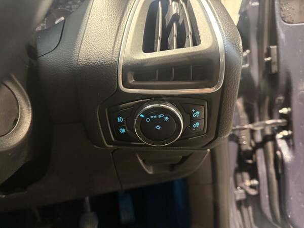 Used Ford Focus 2014 for sale - 76317943: Photo 11