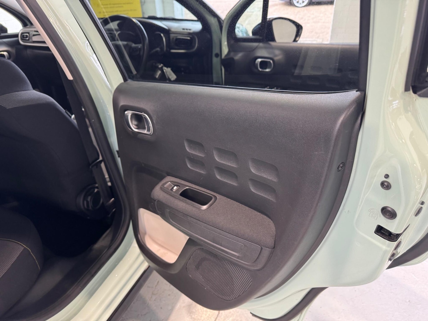 Used Citroen C3 2017 for sale - 76899514: Photo 14