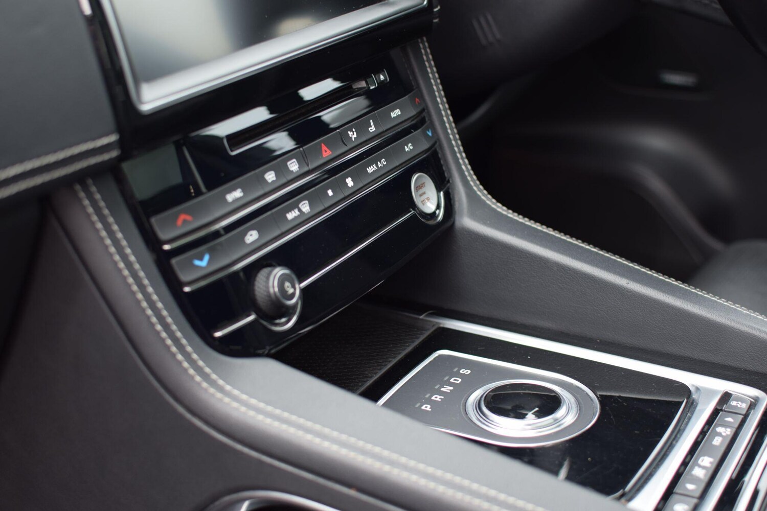 Used Jaguar F-Pace 2017 for sale - 77683457: Photo 22