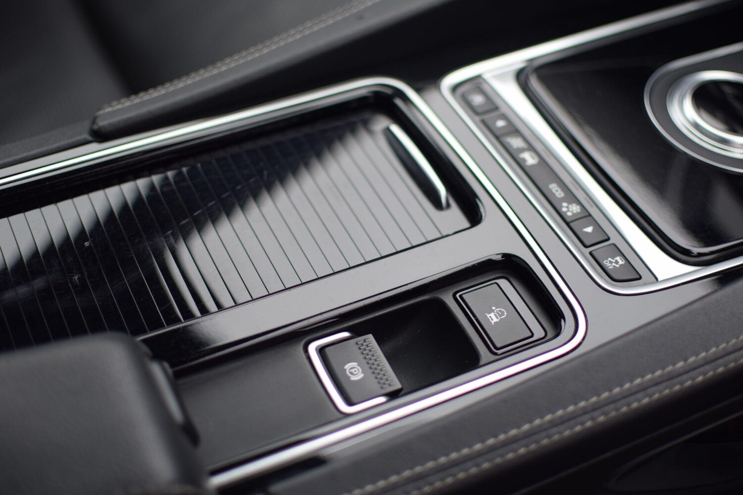 Used Jaguar F-Pace 2017 for sale - 77683457: Photo 28