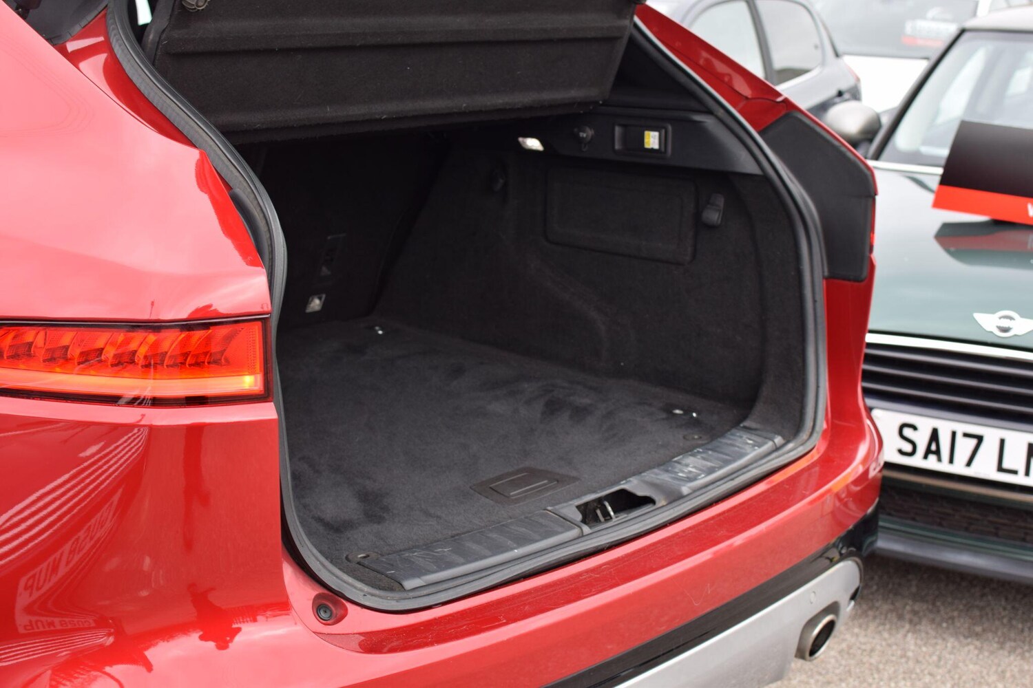 Used Jaguar F-Pace 2017 for sale - 77683457: Photo 54