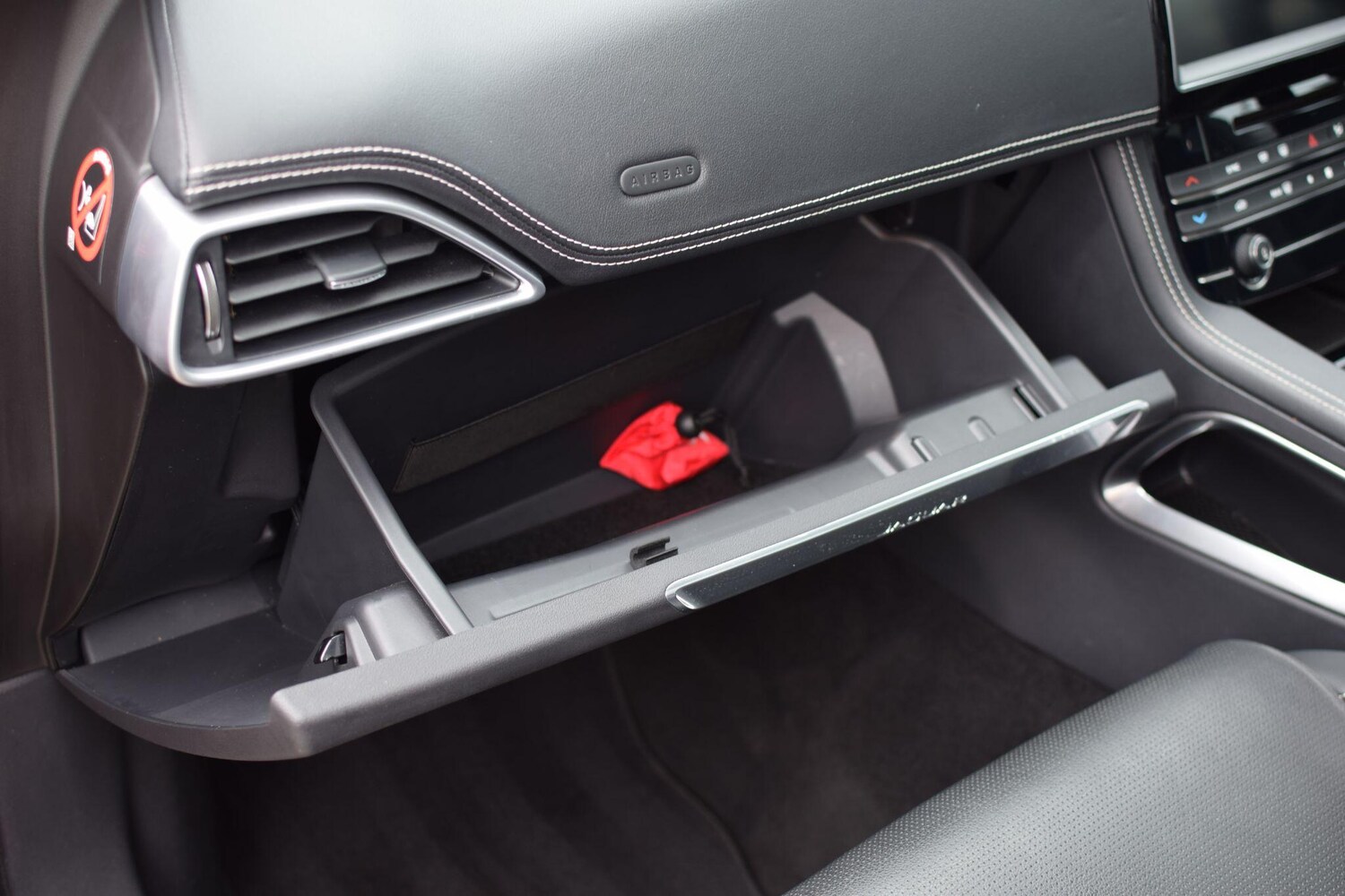 Used Jaguar F-Pace 2017 for sale - 77683457: Photo 68