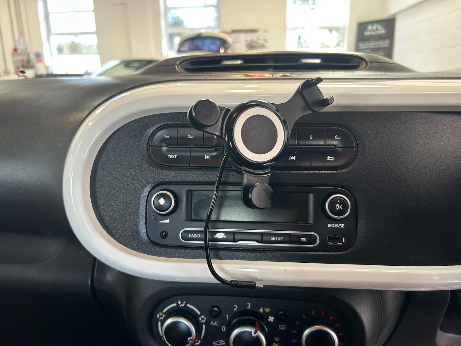 Used Renault Twingo 2015 for sale - 76159018: Photo 11