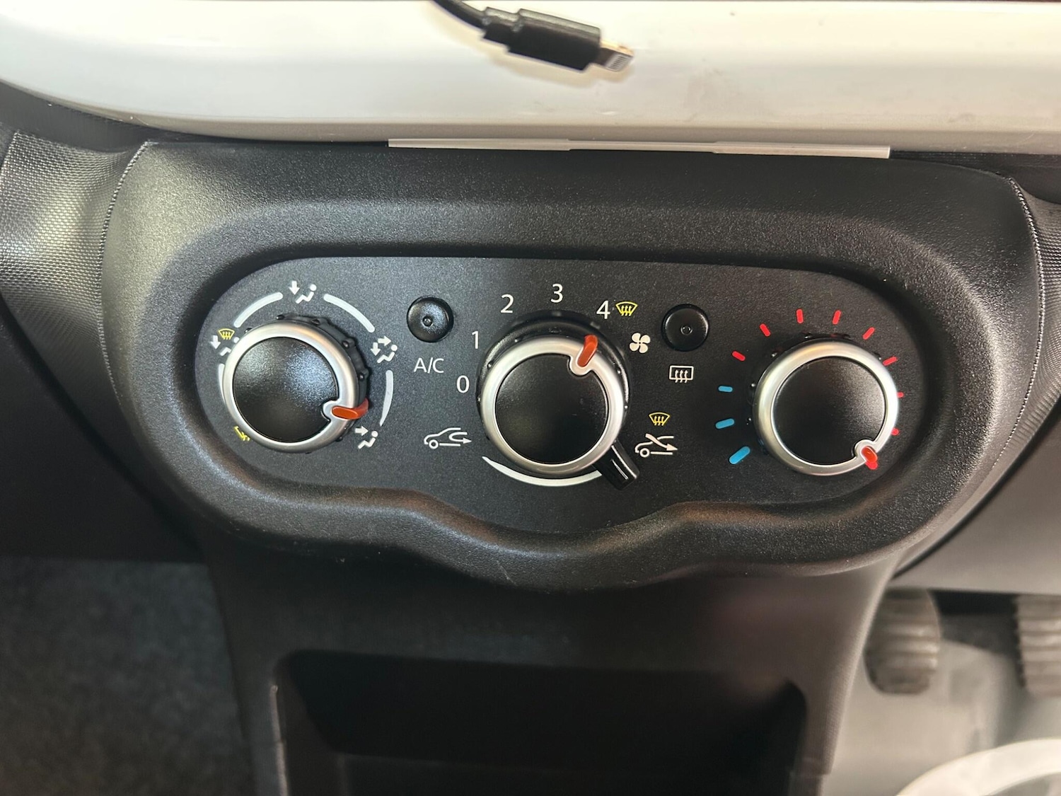 Used Renault Twingo 2015 for sale - 76159018: Photo 15