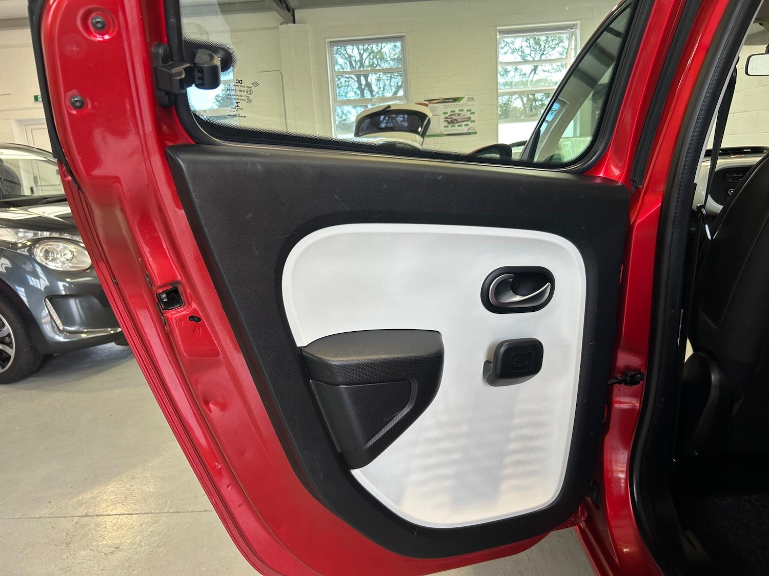 Used Renault Twingo 2015 for sale - 76159018: Photo 18