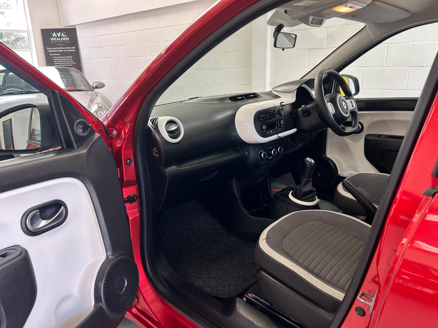 Used Renault Twingo 2015 for sale - 76159018: Photo 9