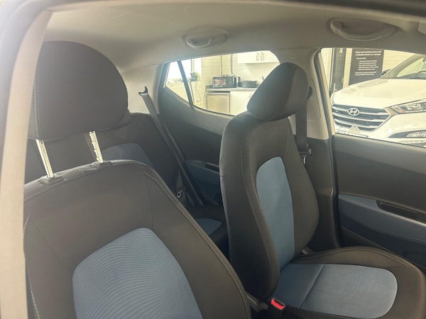 Used Hyundai i10 2014 for sale - 76318092: Photo 16
