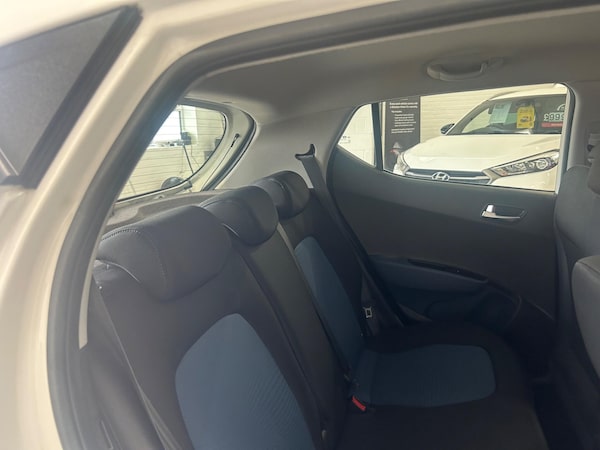 Used Hyundai i10 2014 for sale - 76318092: Photo 17