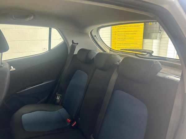Used Hyundai i10 2014 for sale - 76318092: Photo 19