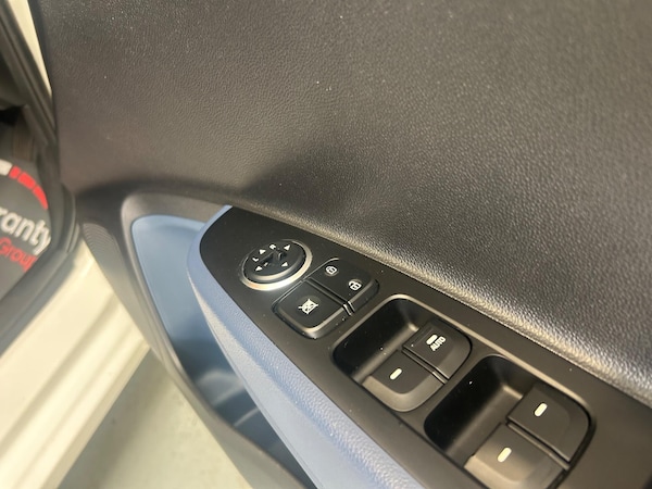 Used Hyundai i10 2014 for sale - 76318092: Photo 23