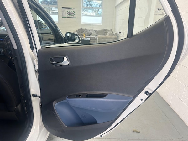 Used Hyundai i10 2014 for sale - 76318092: Photo 27