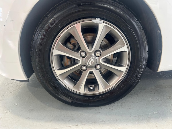 Used Hyundai i10 2014 for sale - 76318092: Photo 29