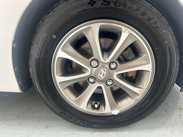 Used Hyundai i10 2014 for sale - 76318092: Photo 30