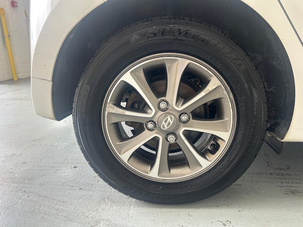Used Hyundai i10 2014 for sale - 76318092: Photo 31