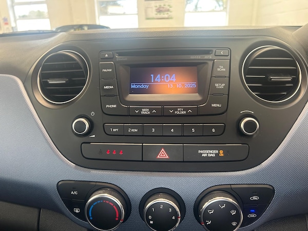 Used Hyundai i10 2014 for sale - 76318092: Photo 32