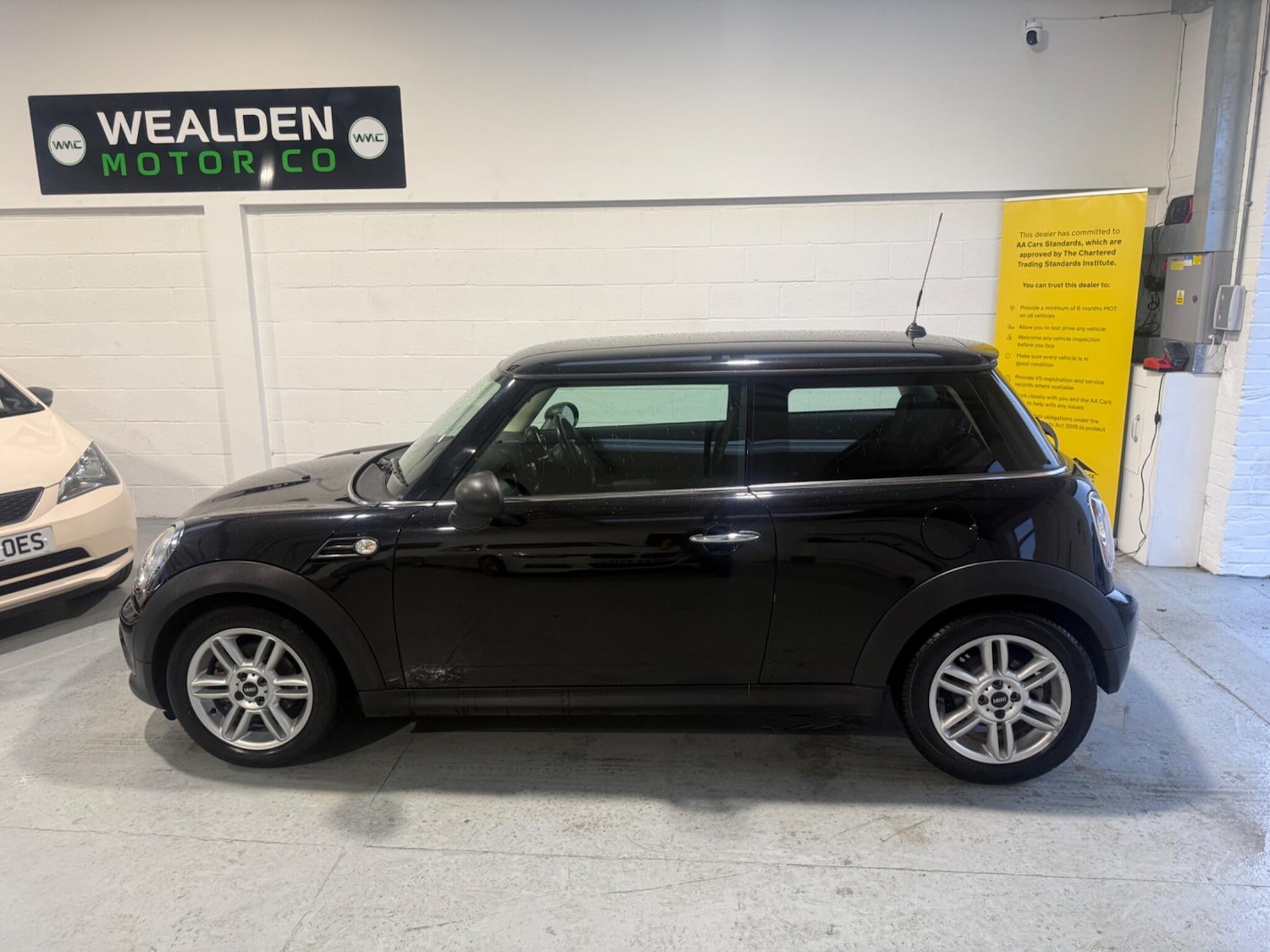 Used MINI Hatch 2011 for sale - 76584452: Photo 25