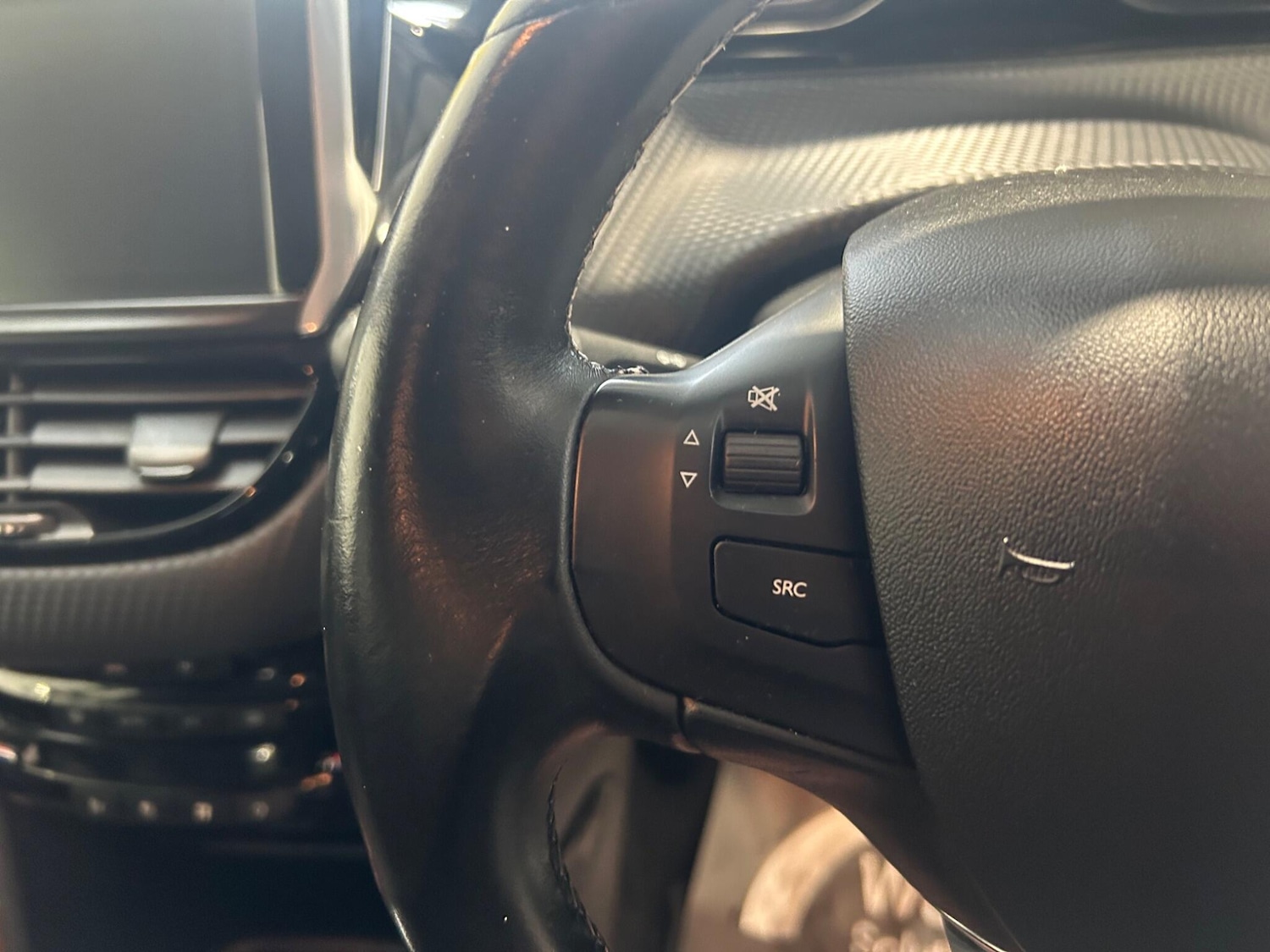 Used Peugeot 2008 for sale - 77016975: Photo 14