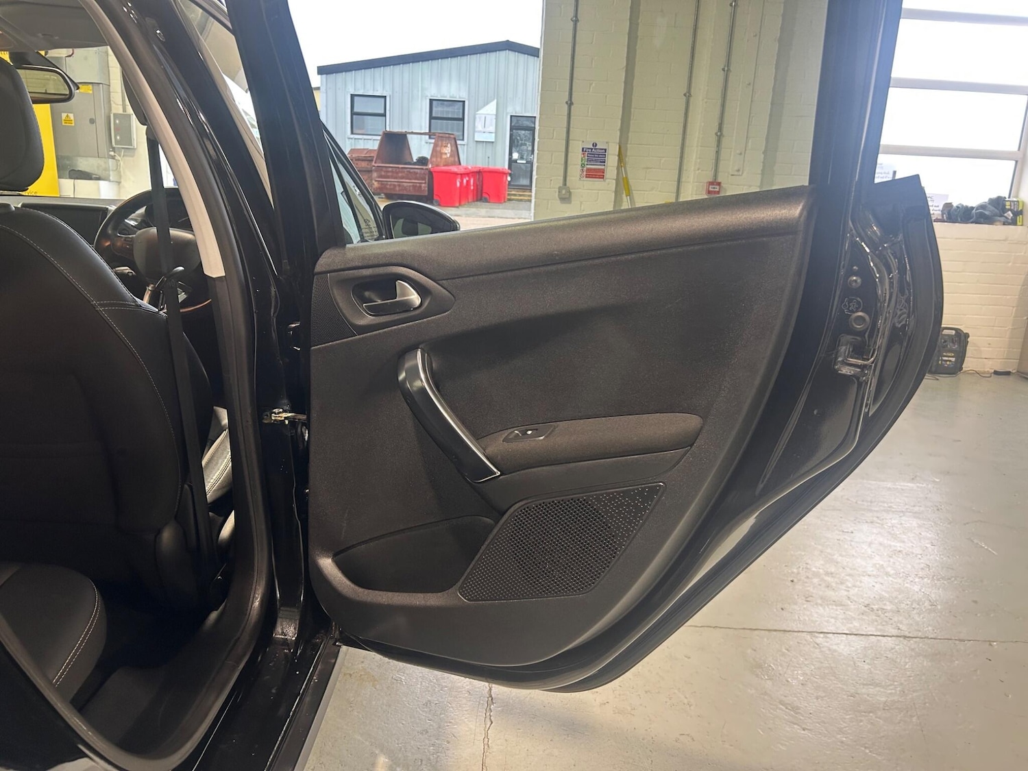 Used Peugeot 2008 for sale - 77016975: Photo 17