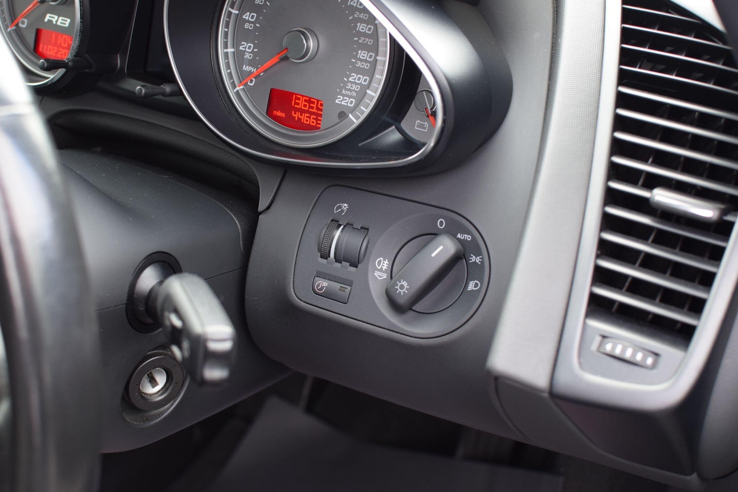 Used Audi R8 2007 for sale - 77523739: Photo 10