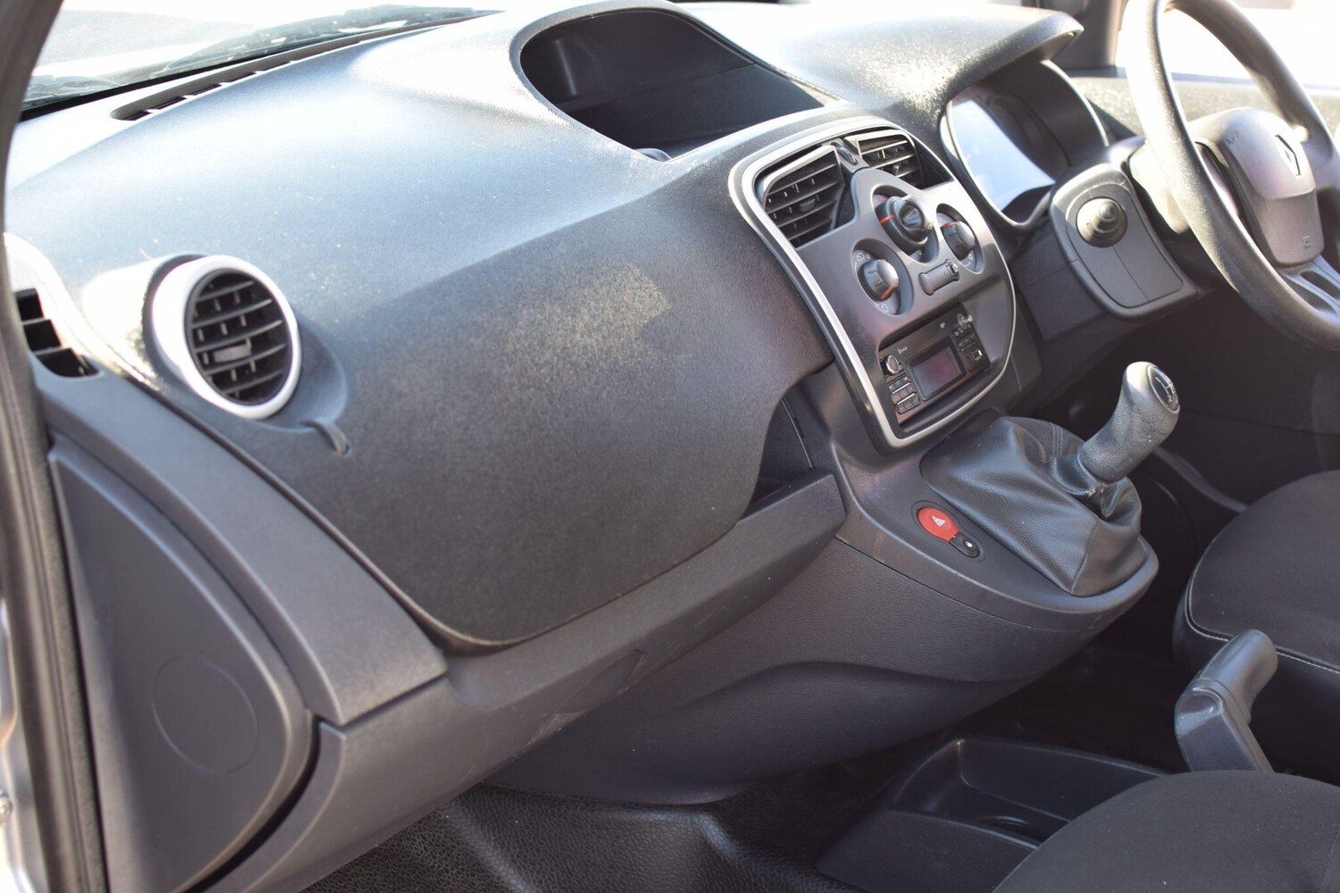 Used Renault Kangoo 2015 for sale - 77637454: Photo 18