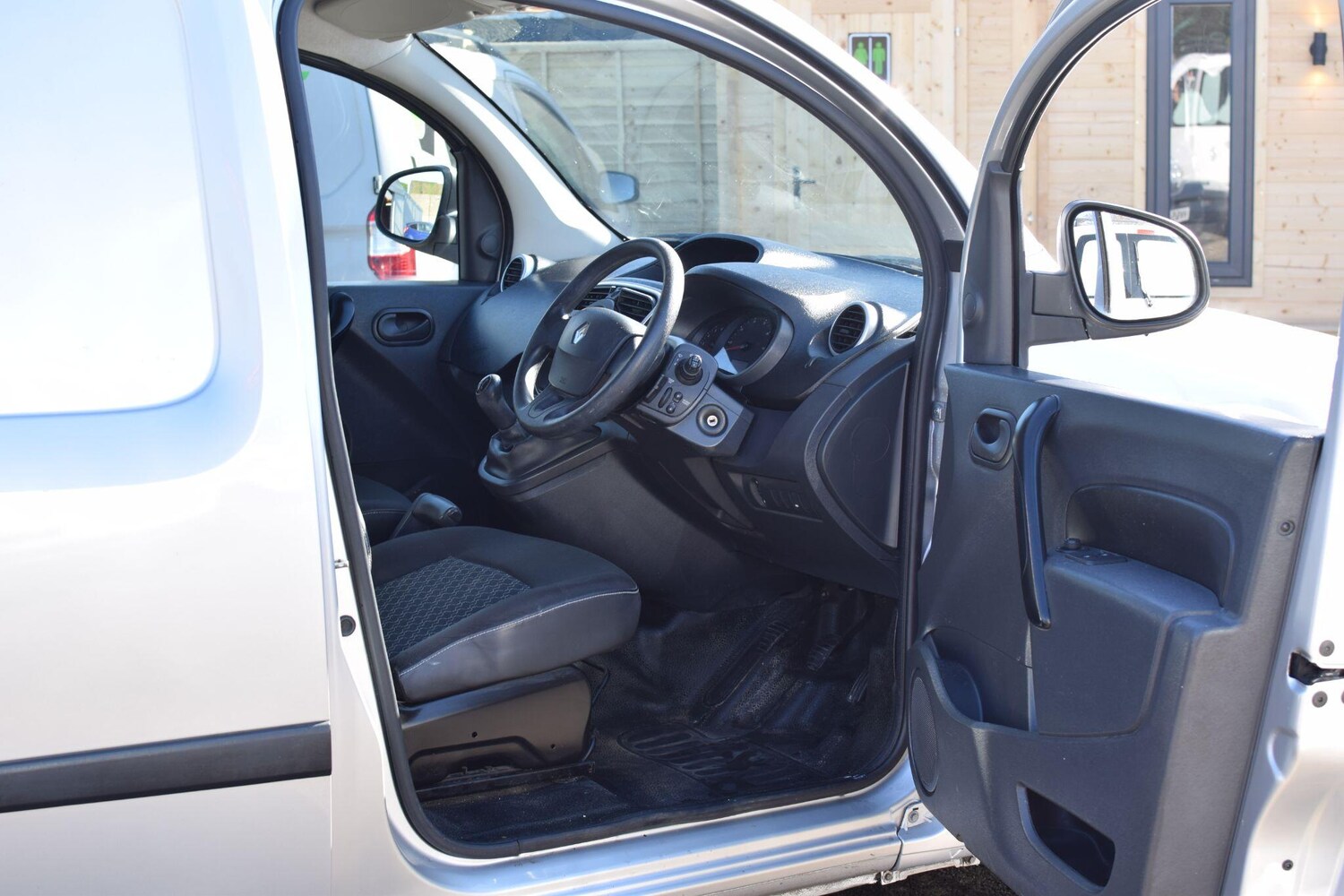 Used Renault Kangoo 2015 for sale - 77637454: Photo 8