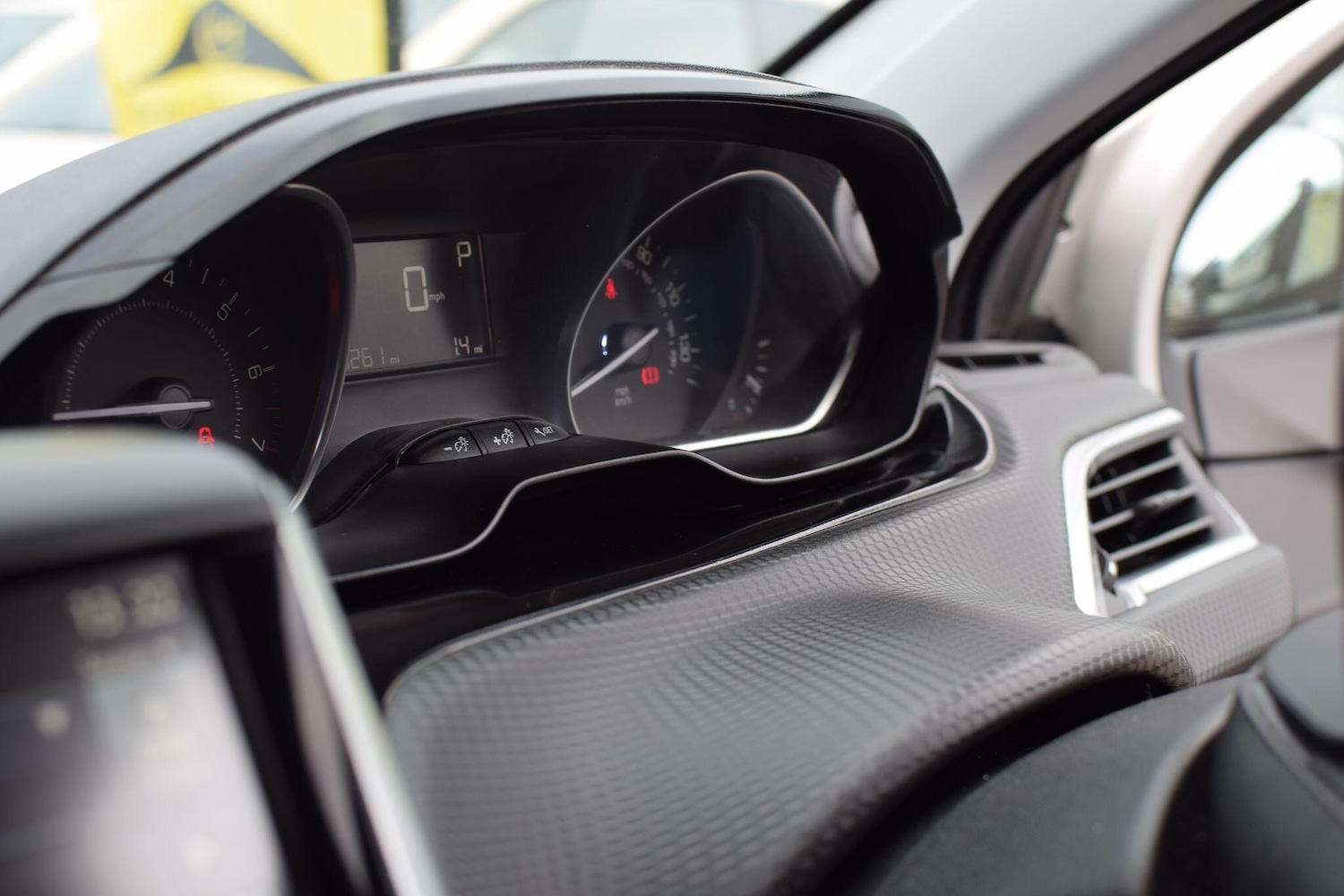 Used Peugeot 208 2016 for sale - 77376290: Photo 10