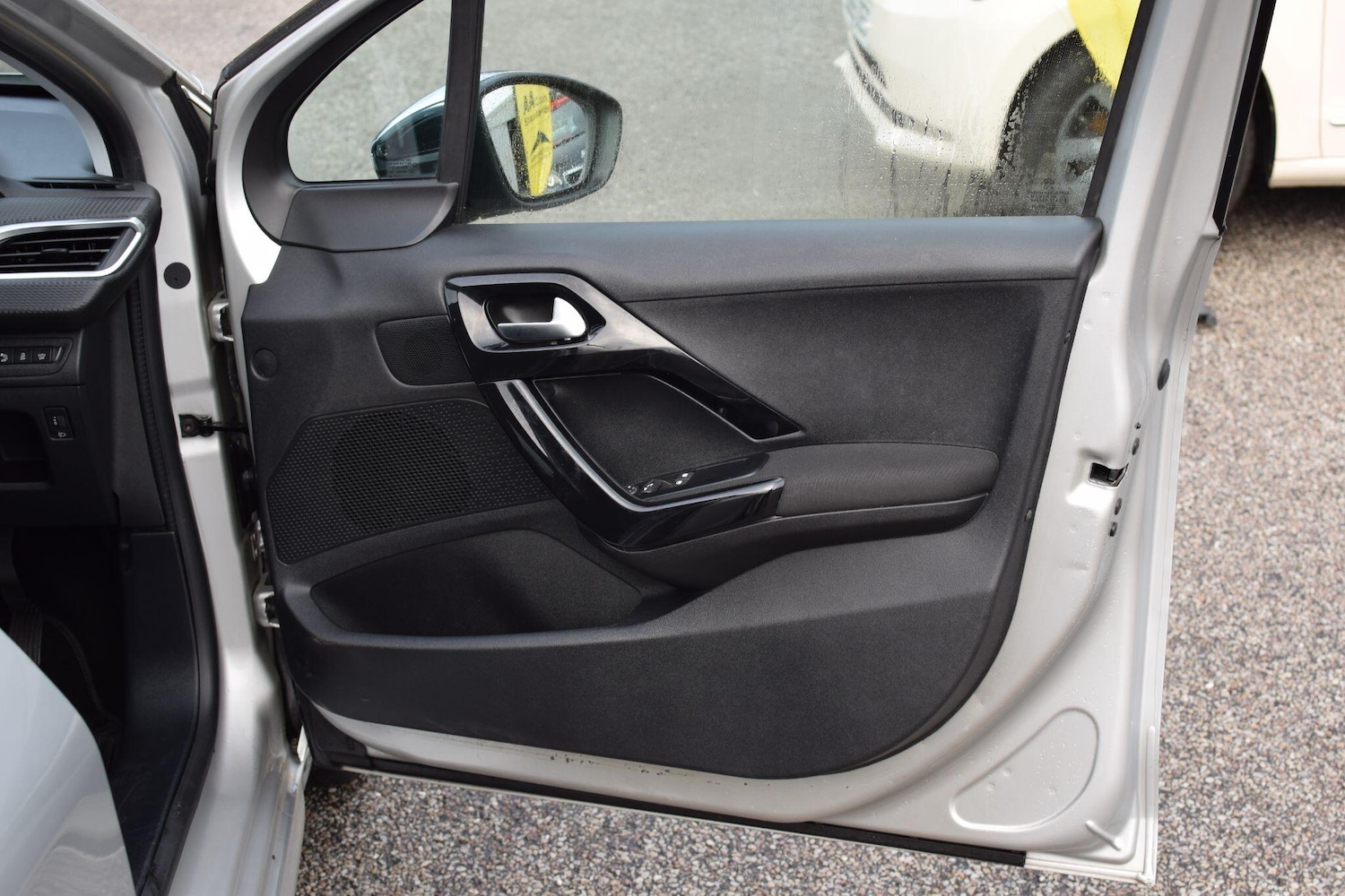 Used Peugeot 208 2016 for sale - 77376290: Photo 20